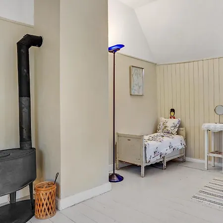 بيت للعطل 4 Bedroom Stunning In *