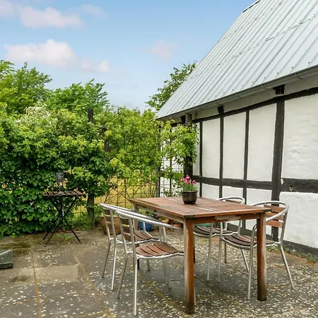 4 Bedroom Stunning In * Knebel